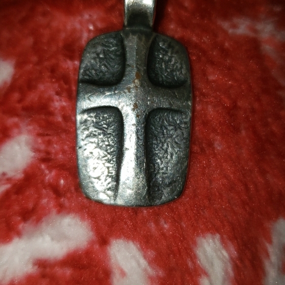Silver James Avrey Cross Pendant - Picture 5 of 5